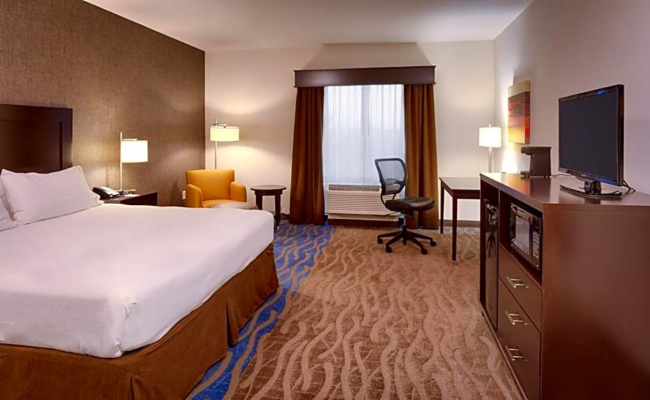 Holiday Inn Express & Suites Overland Park By IHG