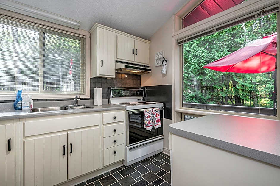 Evergreen Escape - Tobermory Chalet & Sauna