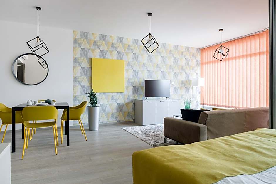 Parizs Garden Apartments