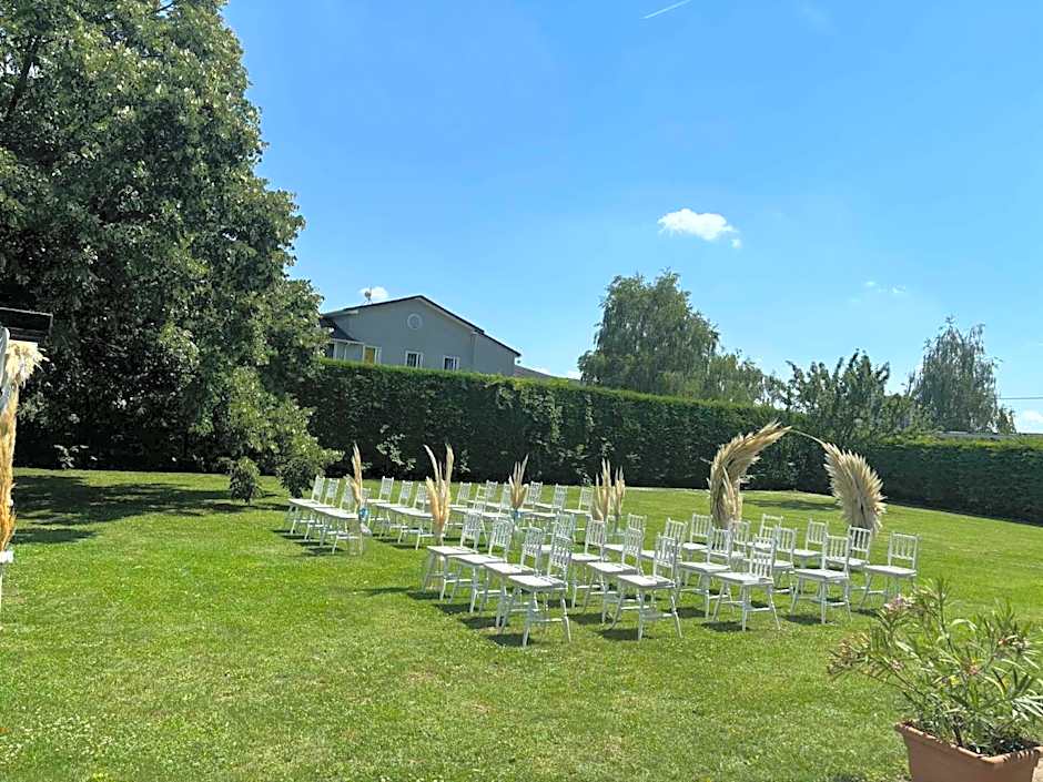 Amstel Hattyú Panzió -Érintésmentes bejelentkezés