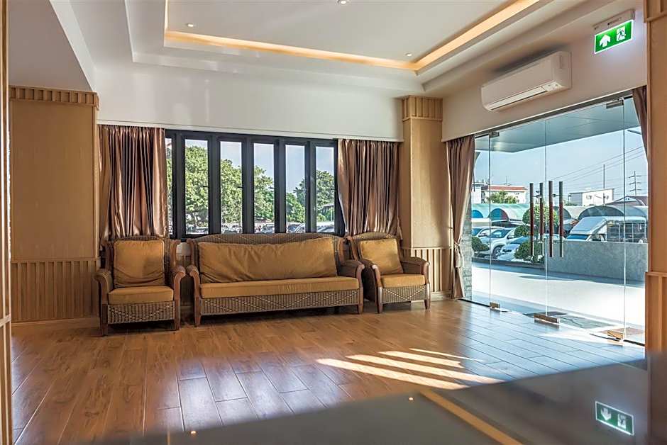 Golden Foyer Suvarnabhumi Airport Hotel