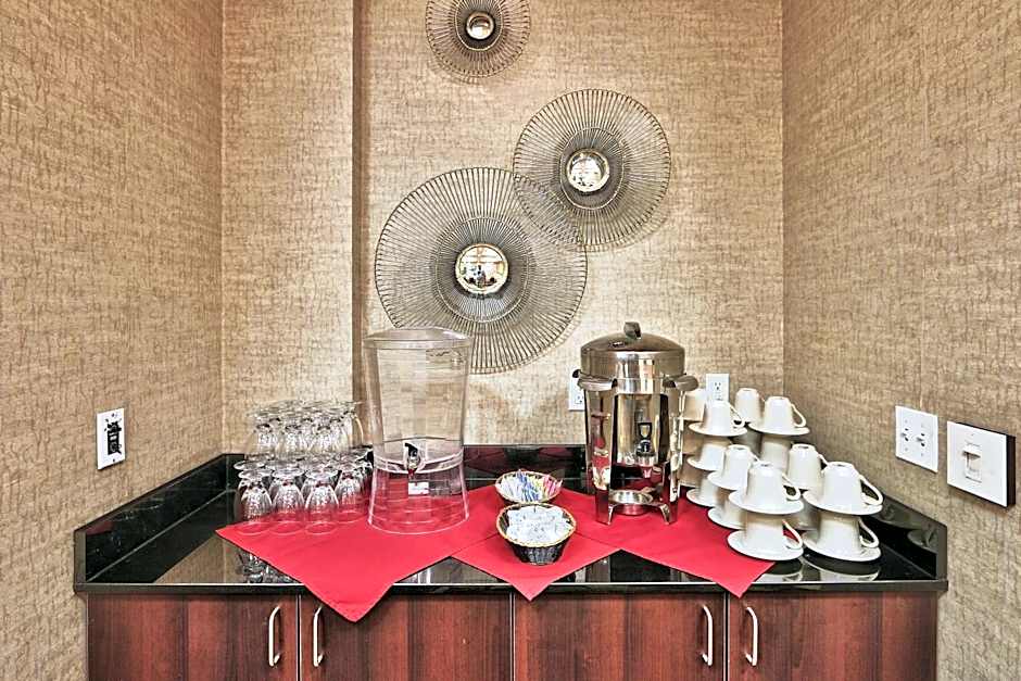 Holiday Inn & Suites Albuquerque-North I-25 By IHG