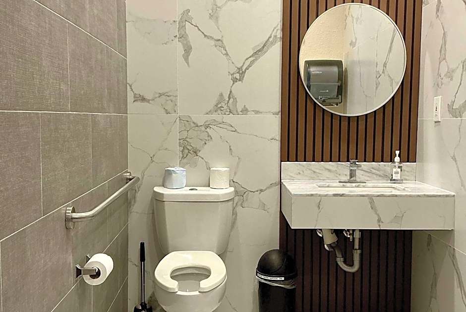 Days Inn by Wyndham Arlington