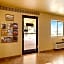 Freer Executive Inn & Studios by OYO