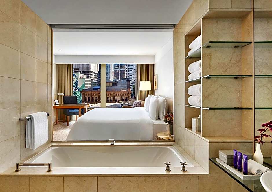 Photo 1 of 4 of Deluxe 1 King Bed, Tower, Mid Floor