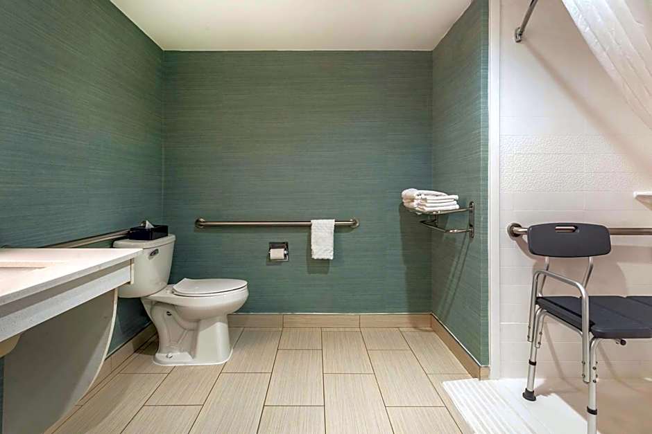 Best Western Plus New Englander