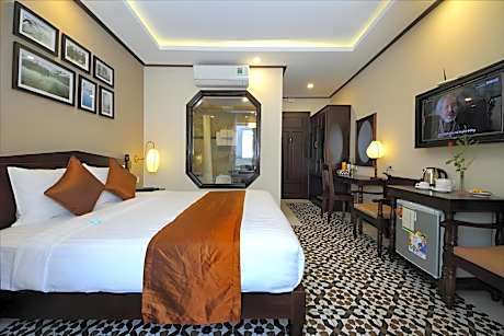 Superior Double Room with Balcony and Bath