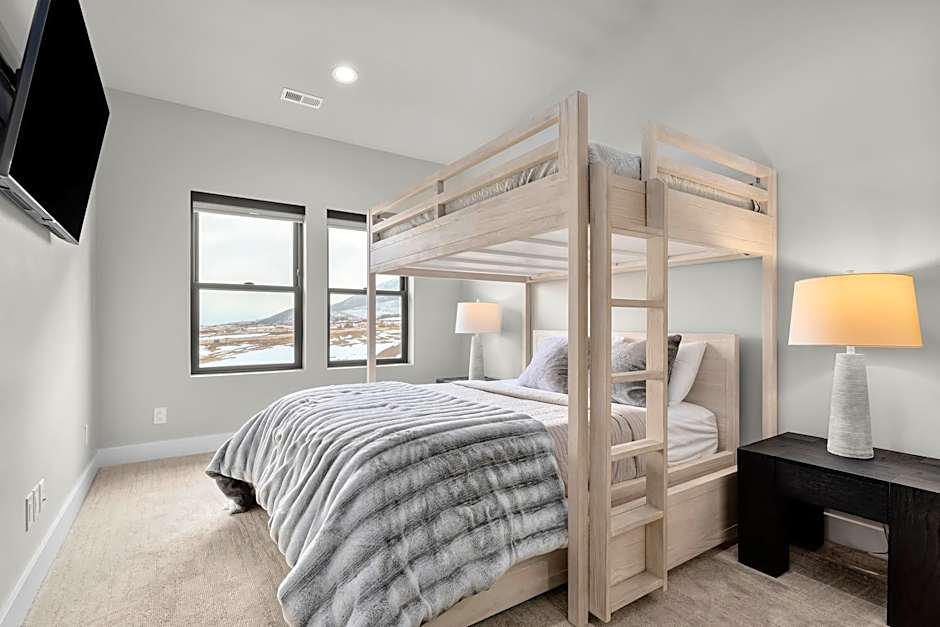 Luxury Stays Club 1012, New lovely 4br TH, New Deer Valley 1 min Park City 10 min