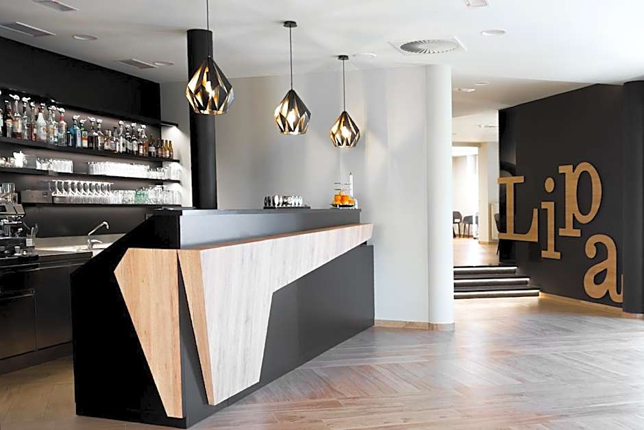 Lipa, Hotel & Bistro