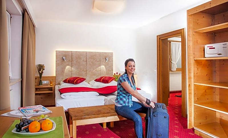 Hotel Gasthof Mitteregger - BEST PLACE in town with summercard included