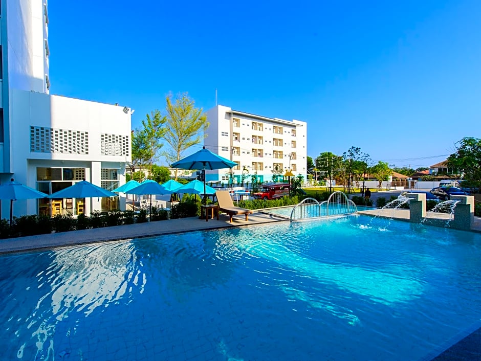 Recenta Suite Phuket Suanluang