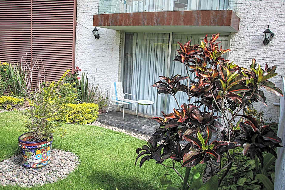 Country Hotel & Suites