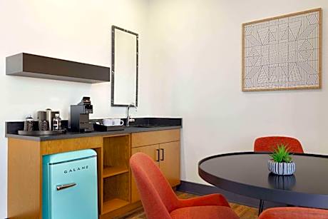 Two-Bedroom Premier Suite with 2 King Beds, Non-Smoking