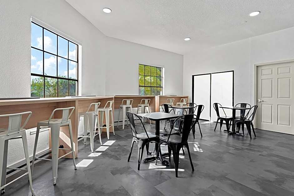 Baymont by Wyndham Orlando Lake Buena Vista South