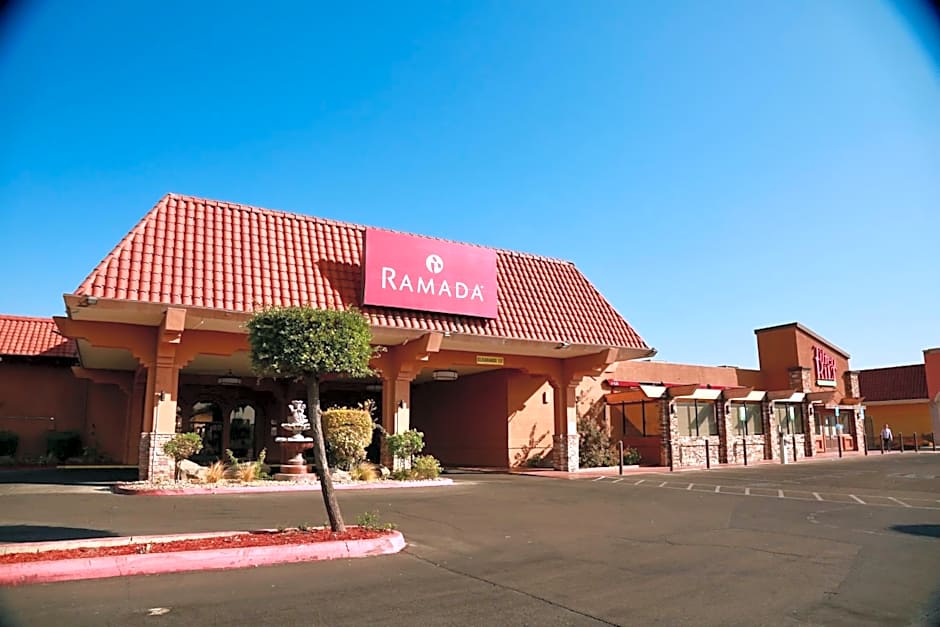 Ramada by Wyndham Fresno North