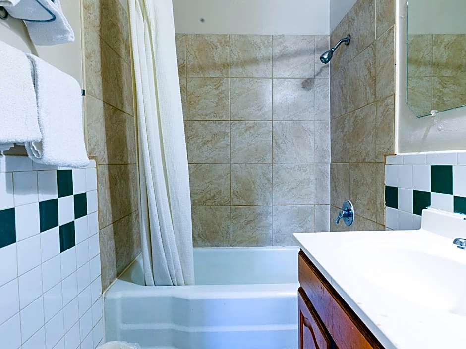 Manor Motel By OYO Near Oak Brook Chicago Westchester