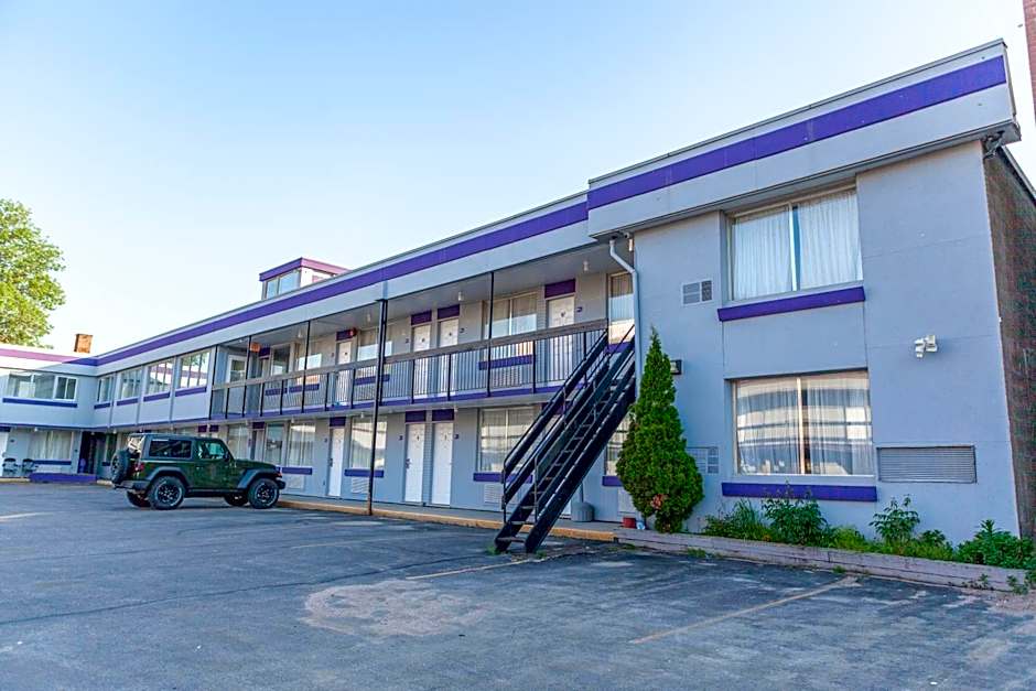 Knights Inn North Bay