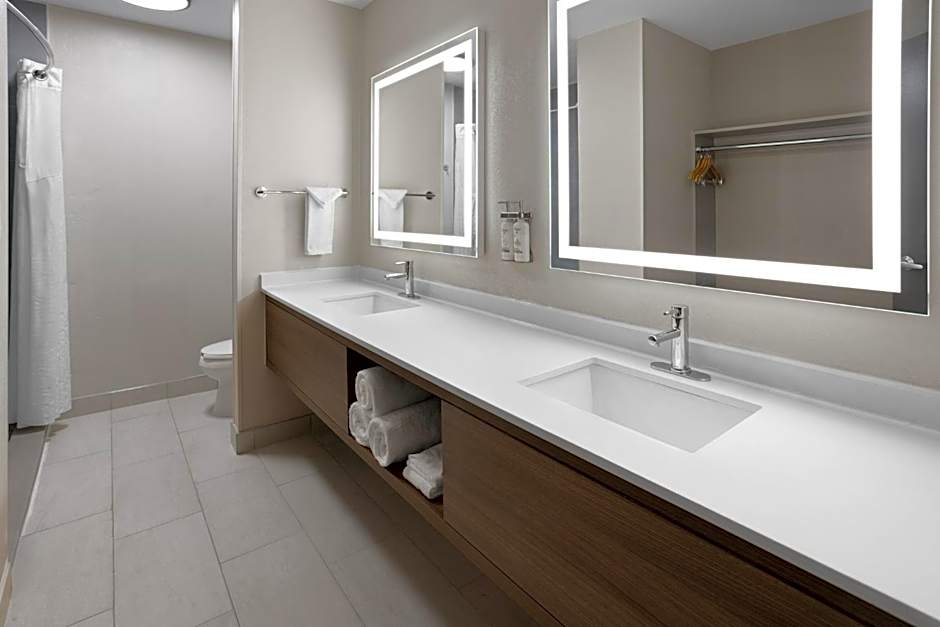 Holiday Inn Roanoke - Tanglewood Route 419 & I 581 By IHG