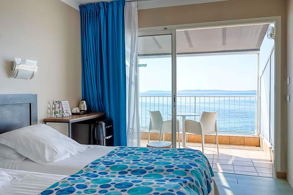 Roc Hotel - Hôtel 4 étoiles les pieds dans l'eau