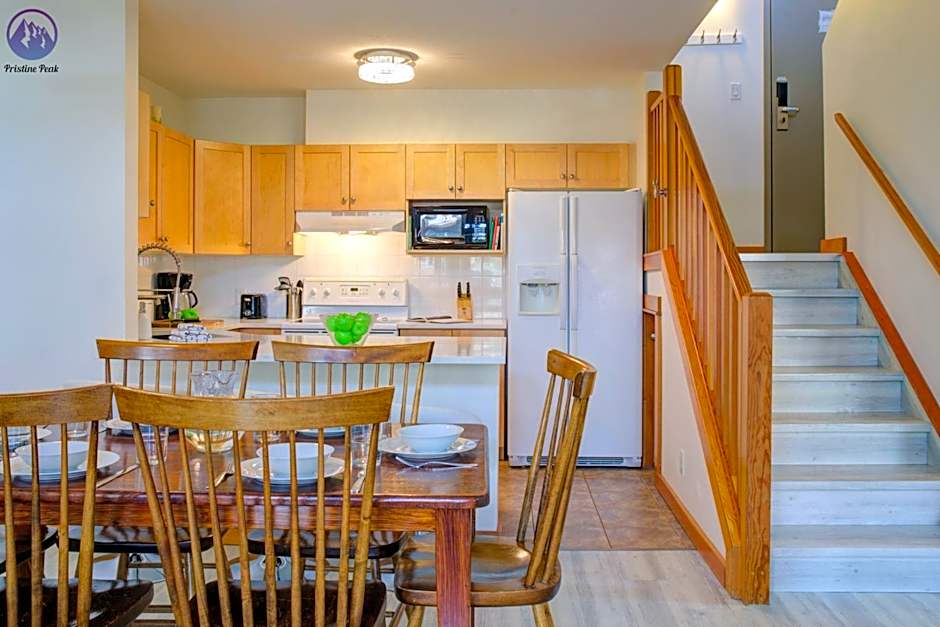 Wolf Mountain Escape