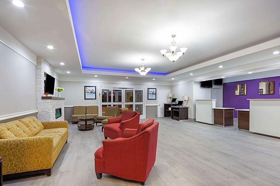 La Quinta Inn & Suites by Wyndham Raymondville