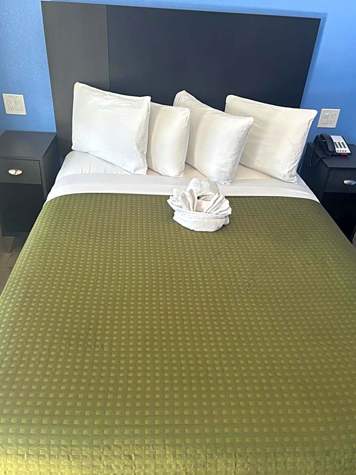 The Monterey Fireplace Inn