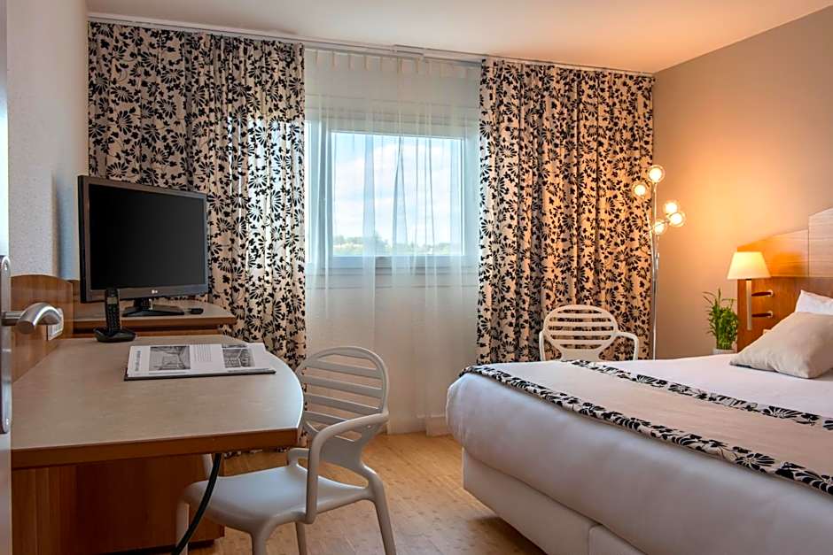 HÔTEL C SUITES chambres spacieuses