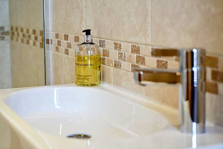 Quilt and Croissants Guest House