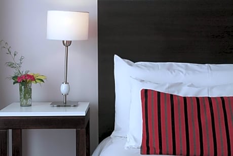 1 King Bed and 2 Twin Beds Family Room Ocean View Non-Smoking