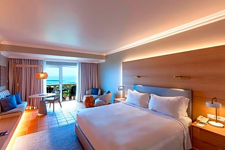 Guest room, 1 King, Premium view, Oceanfront