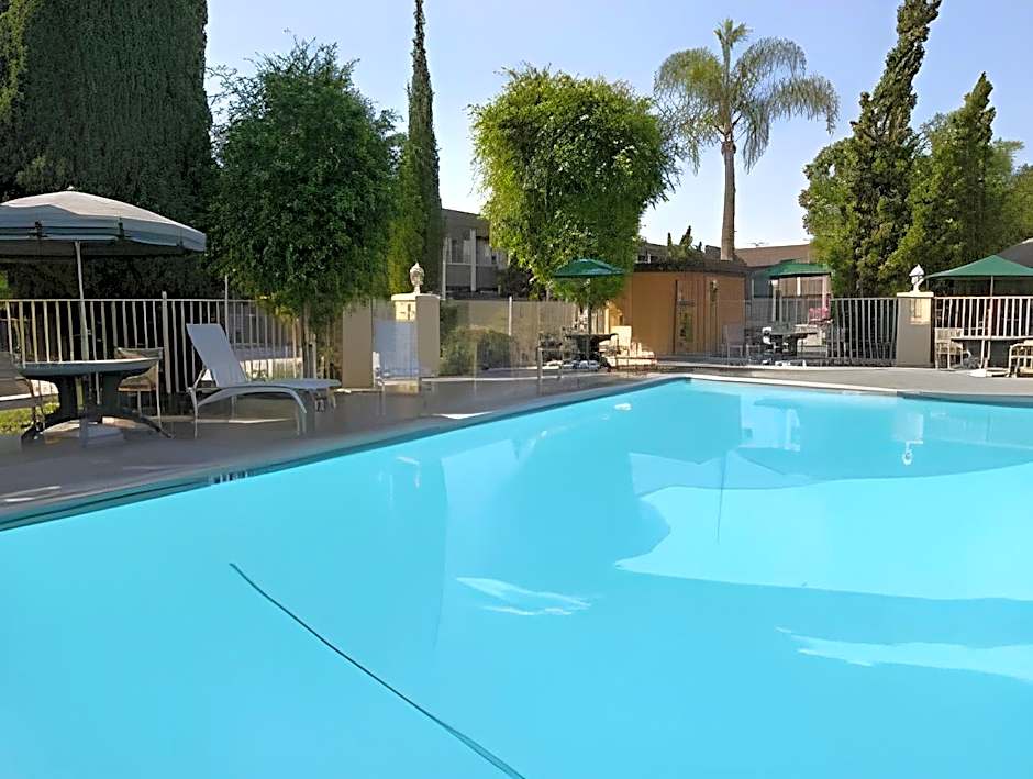 Costa Mesa Inn - Newport Beach Area