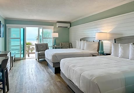 Standard Room With Two Queen Beds - Gulf Front