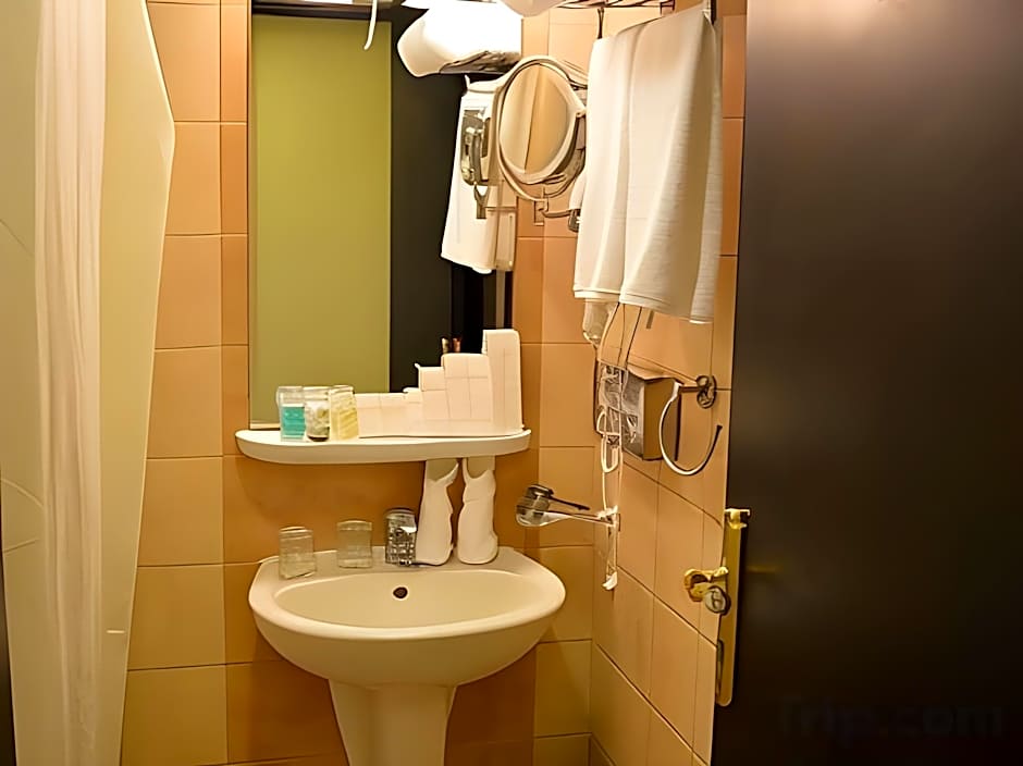 Durrat Al Eiman Hotel