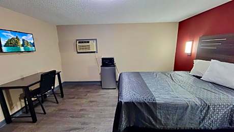 Deluxe Queen Room
