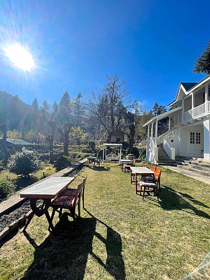The Sunshine Heritage – Manali, PA
