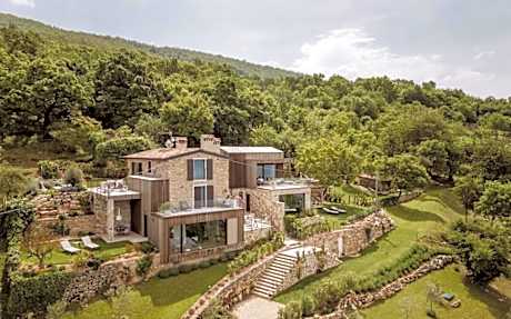 FAVAI HILLS your secret hideaway