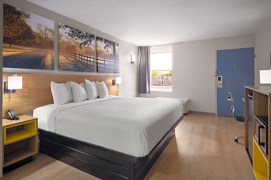Days Inn by Wyndham Montgomery I-85