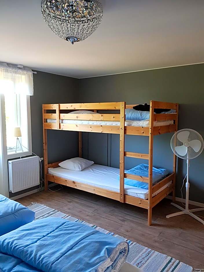 Vare 4 vandrarhem AB