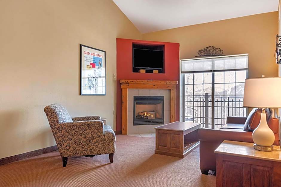 Mountain Edge Suites at Sunapee, an Ascend Collection Hotel