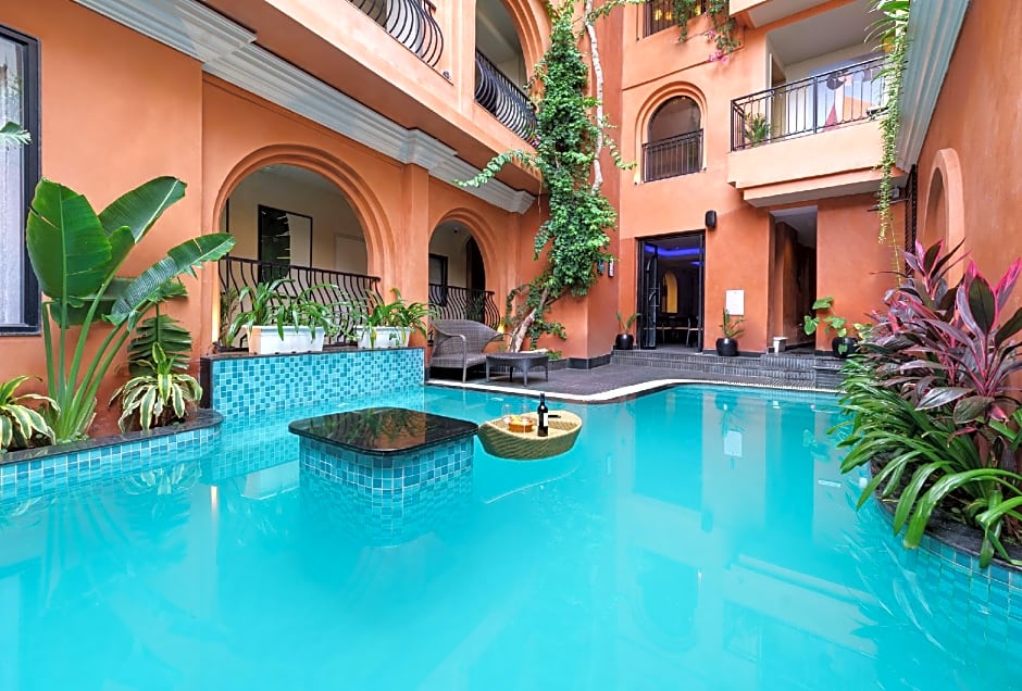 The Red Pier - My Downtown Hotels