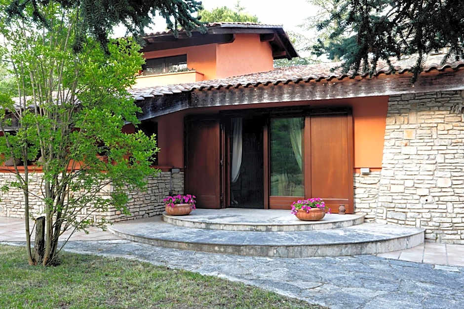 I Lari Castel Del Monte