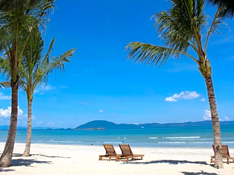 GM Doc Let Beach Resort and Spa