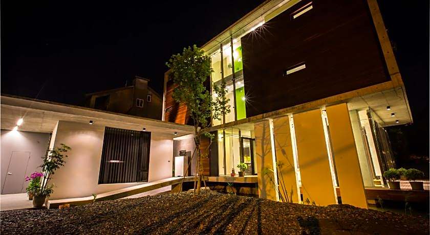 God Island Bed and Breakfast