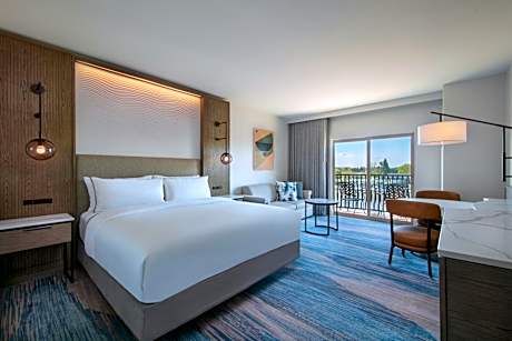 King Room with River View and Balcony - Hearing Accessible
