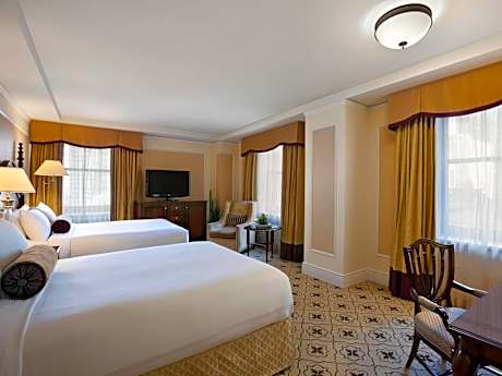 Fairmont Gallery Queen with Two Queen Beds