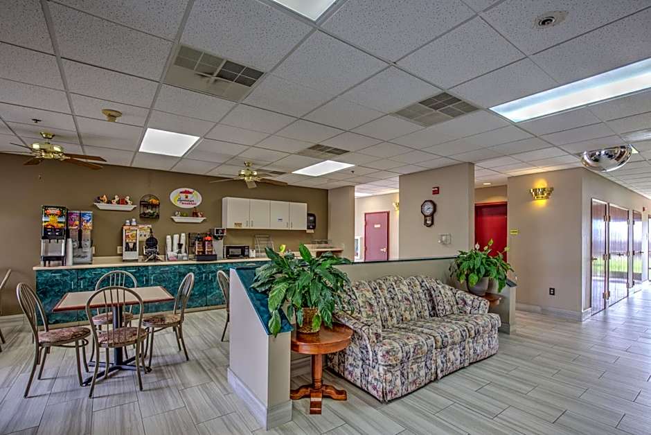 Super 8 by Wyndham Waterloo