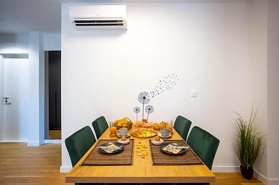 Apartment - free parking in garage , mountain and seaview , quiet neighbourhood