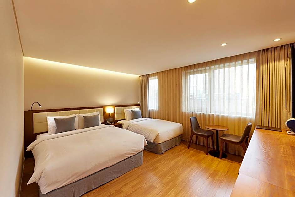 Photo 1 of 4 of Deluxe 2 Beds