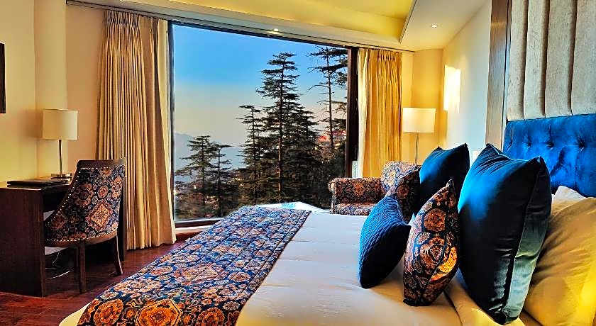 Royale Retreat Hotel And Spa Near Mall