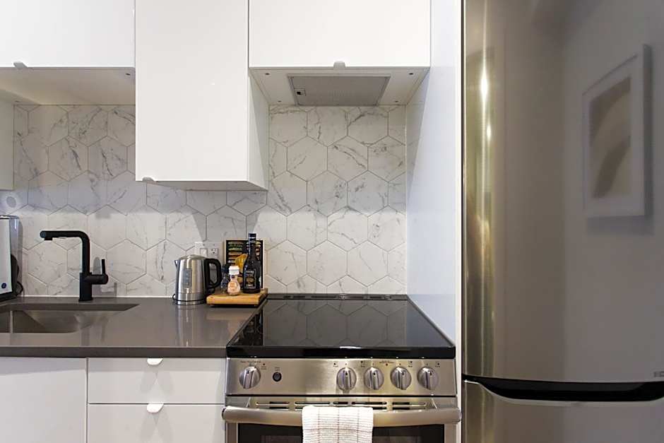 Romantic Studio in the Heart of Little Italy by Den Stays